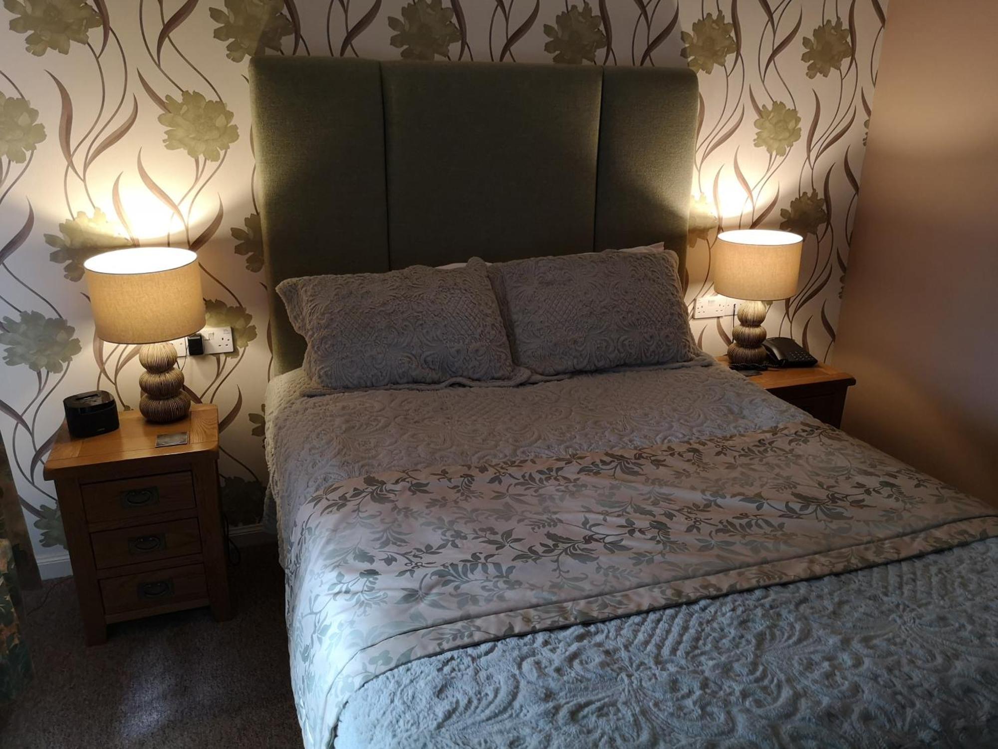 The Commercial Hotel Tarland Room photo